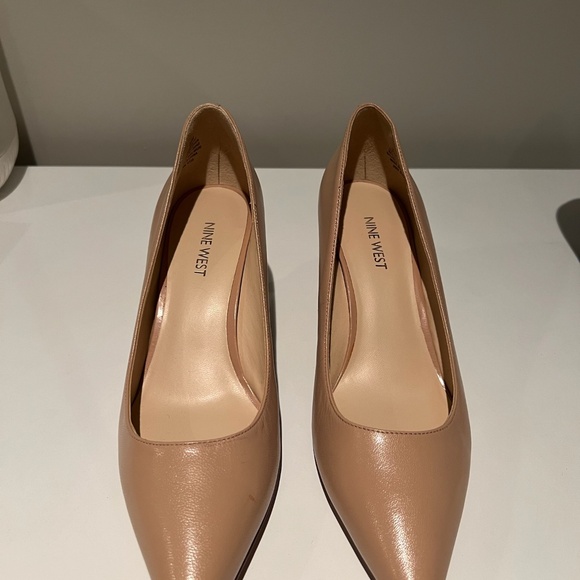 Nine West Pump Size 8.5 - Picture 5 of 5
